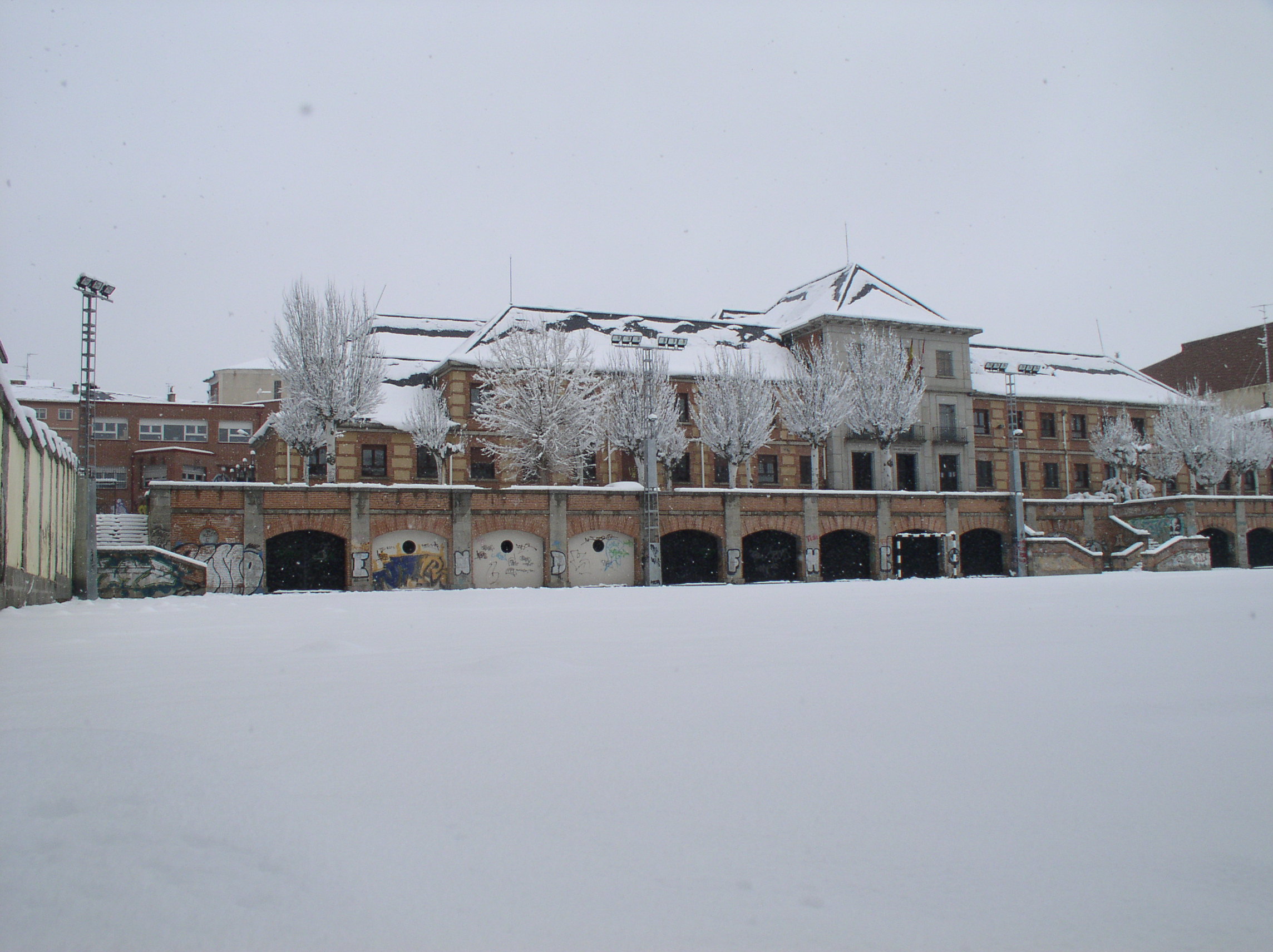 fachada con nieve
